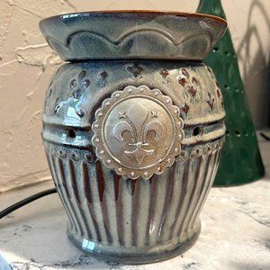 Scentsy "Charlemagne" Full Size Warmer